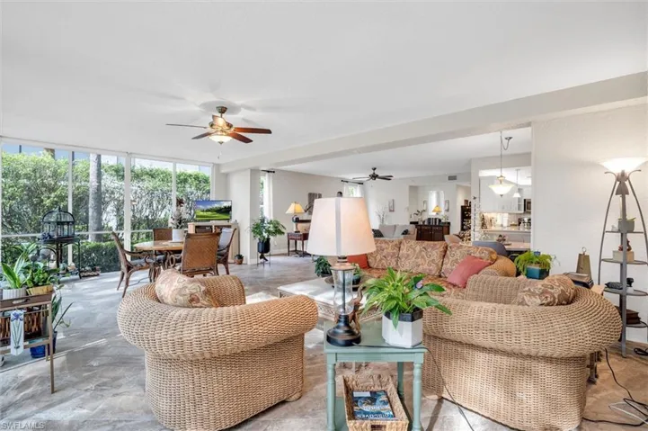 776 Eagle Creek Dr # J549, Naples Fl 34113