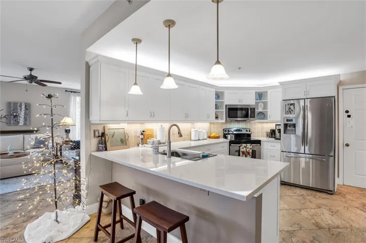 776 Eagle Creek Dr # J549, Naples Fl 34113