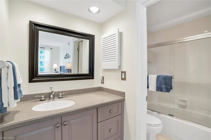 776 Eagle Creek Dr # J549, Naples Fl 34113