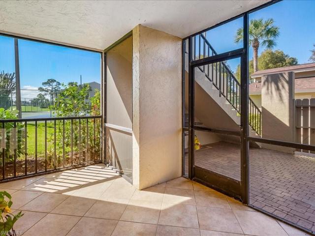 Front screened lanai.