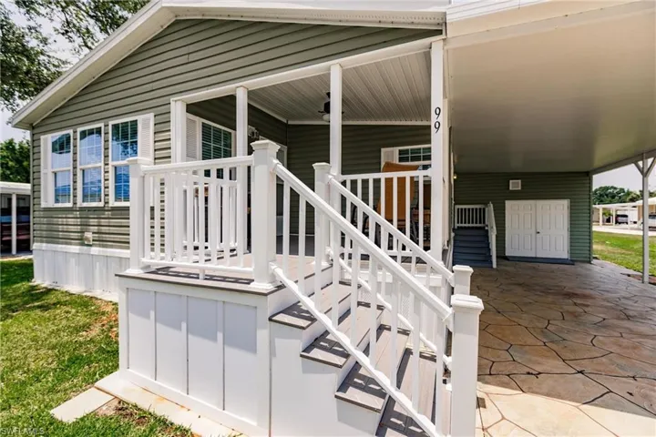 Front Lanai Entrance