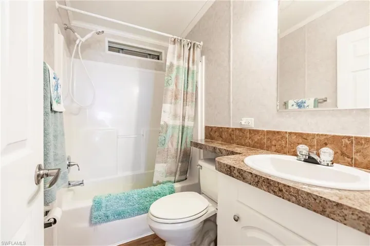 Guest Bathroom Tub Shower combo