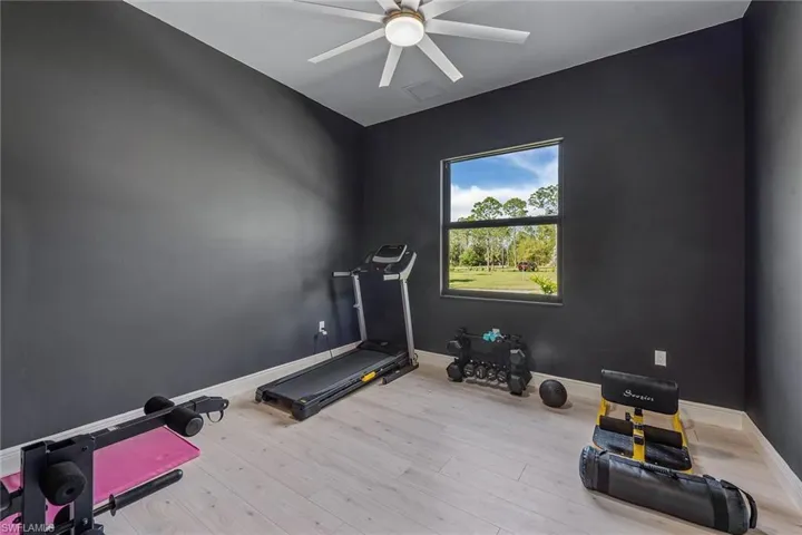 415  41st NE AVE, Naples, FL 34120