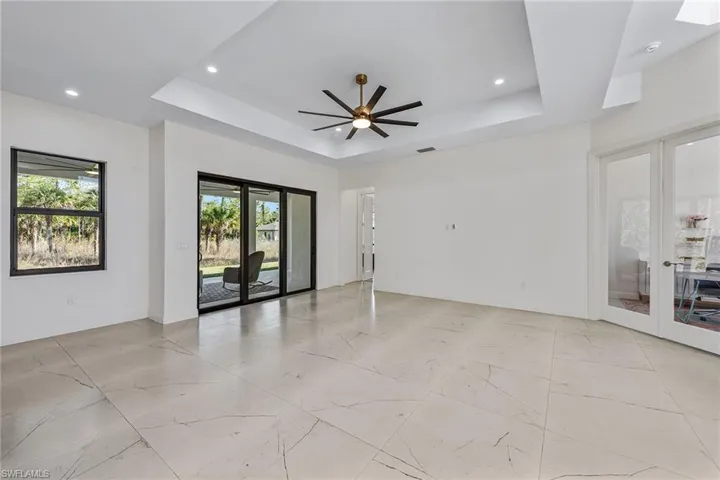 415  41st NE AVE, Naples, FL 34120