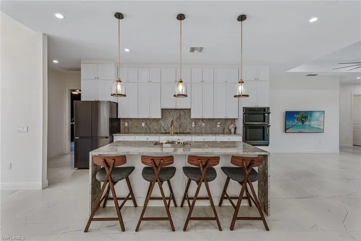 415  41st NE AVE, Naples, FL 34120
