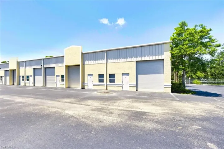 4776 Radio Rd 101, Naples, Florida 34104