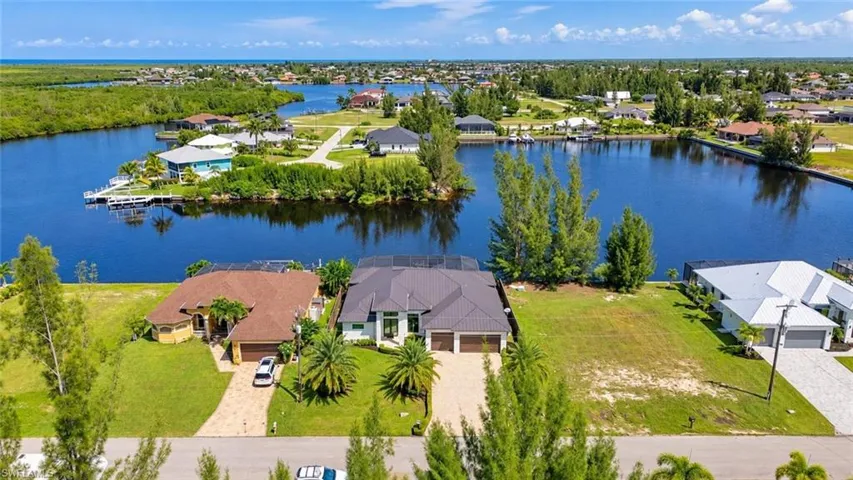 4327 Nw 22nd St, Cape Coral, Florida 33993