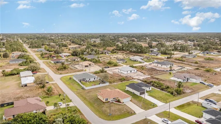 Birds eye view of property