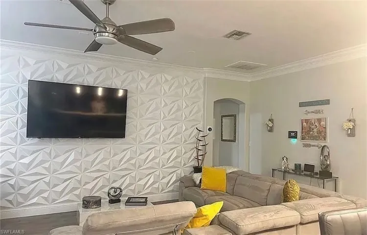 221 Nw 3rd Pl, Cape Coral, Florida 33993