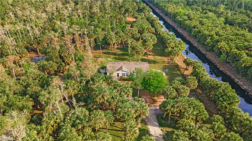 1005  Shady  LN, Naples, FL 34120