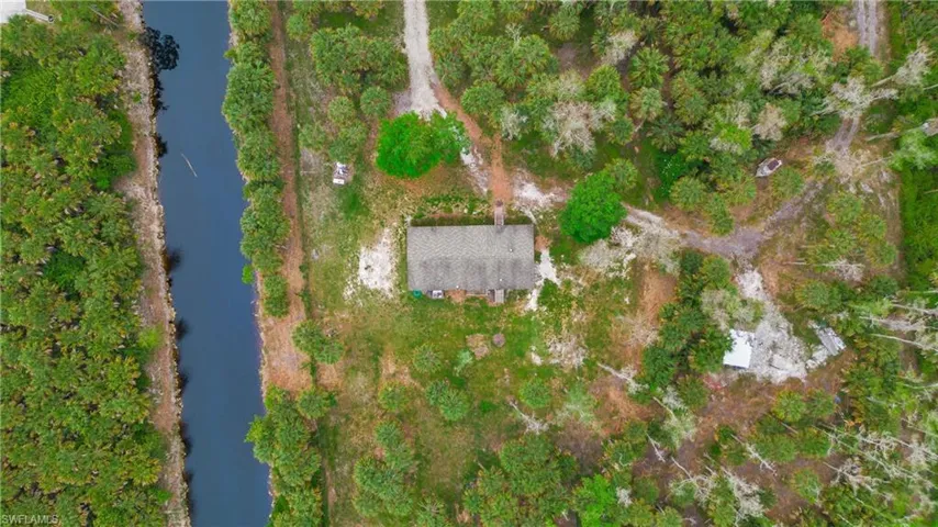 1005  Shady  LN, Naples, FL 34120