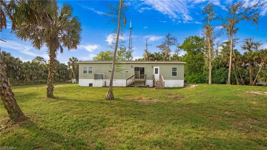 1005  Shady  LN, Naples, FL 34120