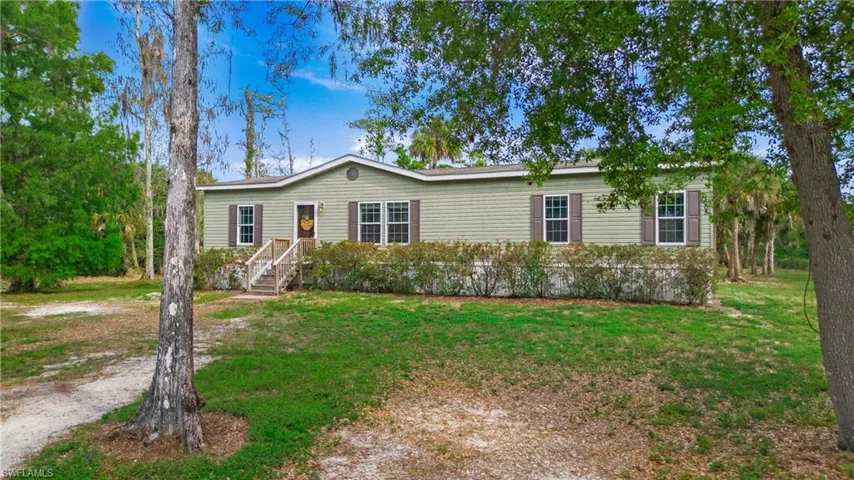 1005  Shady  LN, Naples, FL 34120