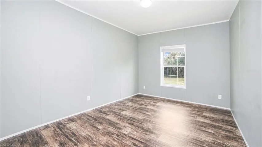 1005  Shady  LN, Naples, FL 34120