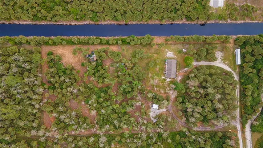 1005  Shady  LN, Naples, FL 34120