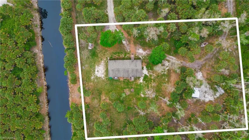 1005  Shady  LN, Naples, FL 34120