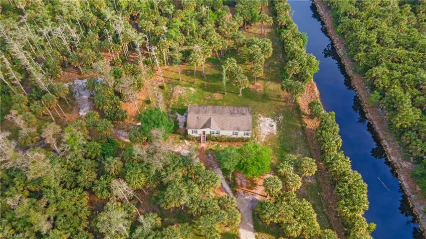 1005  Shady  LN, Naples, FL 34120