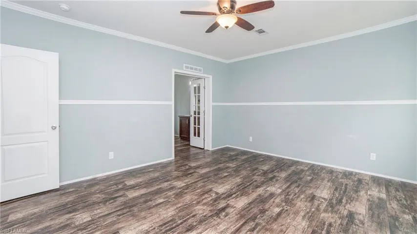 1005  Shady  LN, Naples, FL 34120
