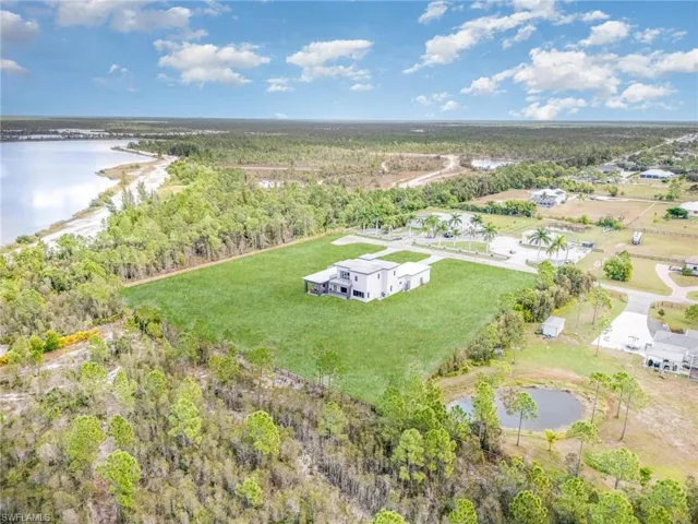 Bird's eye view of property