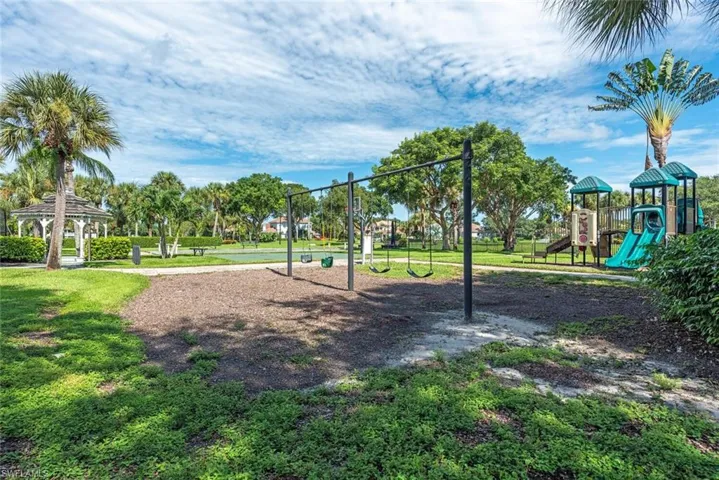 3065  Driftwood  WAY, Naples, FL 34109