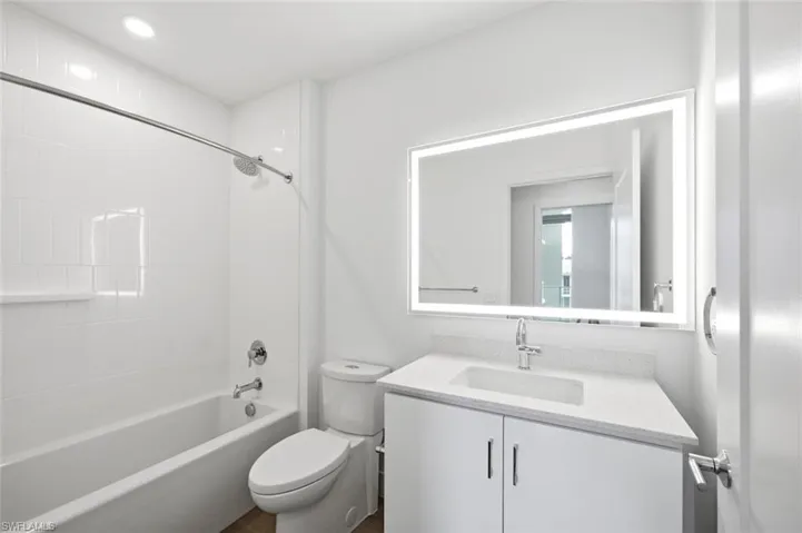 1950 Mayfair St Ph9, Naples, Florida 34104