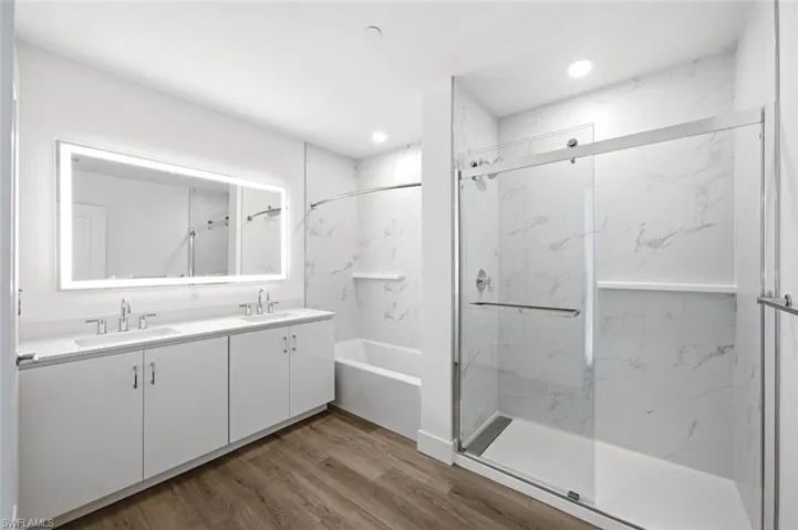 1950 Mayfair St Ph9, Naples, Florida 34104