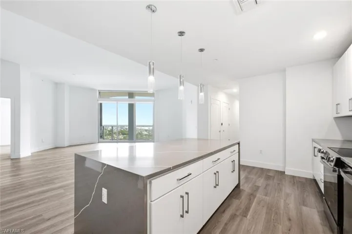 1950 Mayfair St Ph9, Naples, Florida 34104