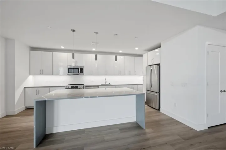 1950 Mayfair St Ph9, Naples, Florida 34104
