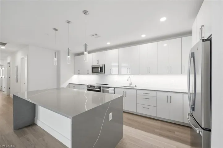 1950 Mayfair St Ph9, Naples, Florida 34104