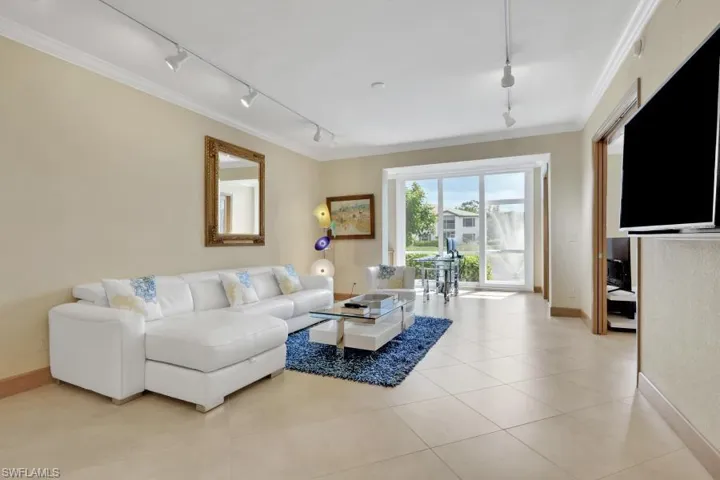 832  Tanbark  DR, Naples, FL 34108