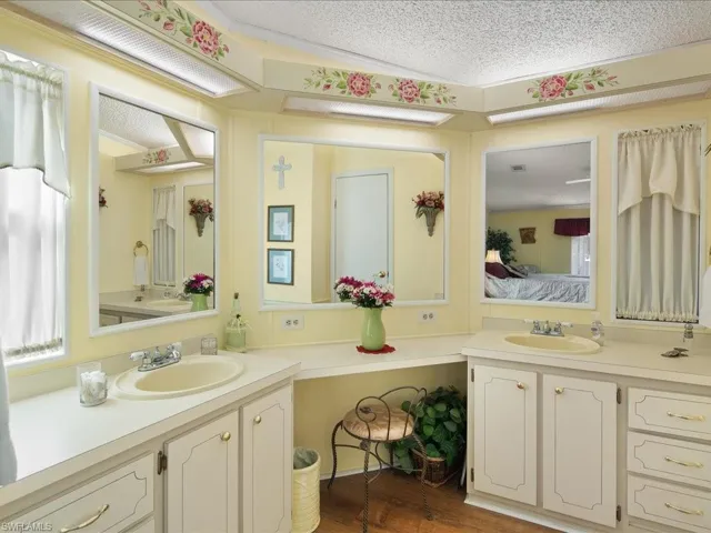 58  Oceans  BLVD, Naples, FL 34104