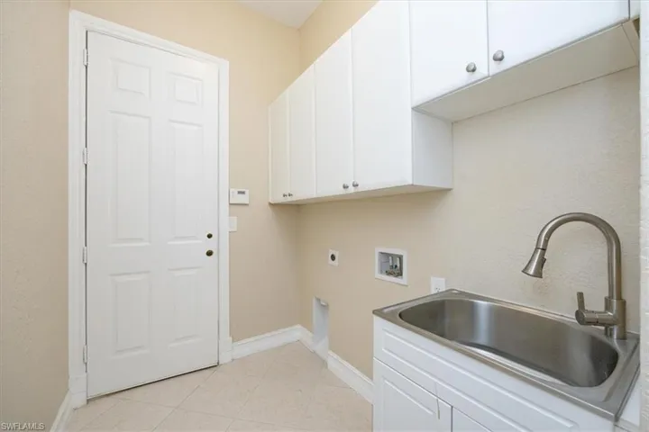 1539 Nw 42nd Ave, Cape Coral, Florida 33993