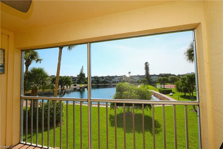 1004 Manatee Rd H202, Naples, Florida 34114