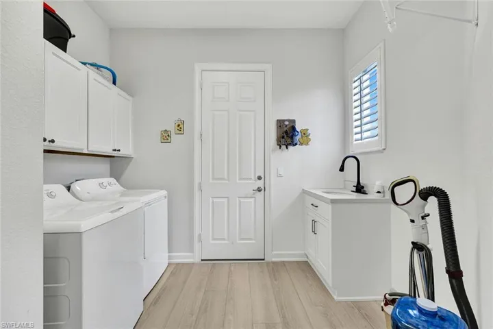 16075 Parque Ln, Naples, Florida 34110