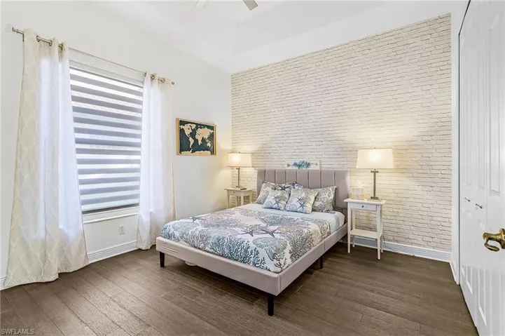 Guest Bedroom w/ Queen size bed and tv