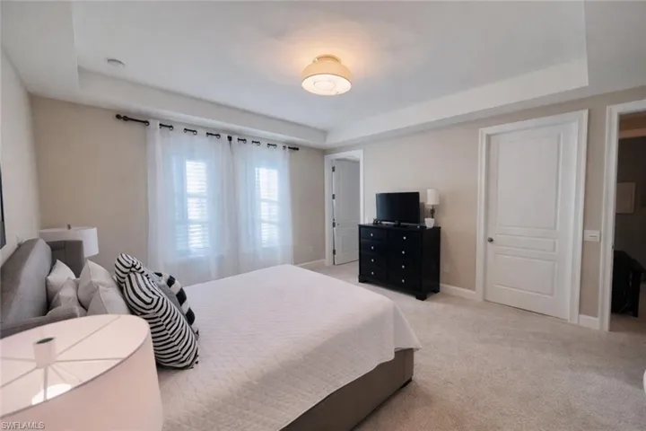 2547 Marquesa Royale Ln 3-201, Naples, Florida 34109