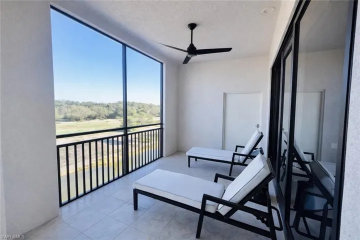 2547 Marquesa Royale Ln 3-201, Naples, Florida 34109