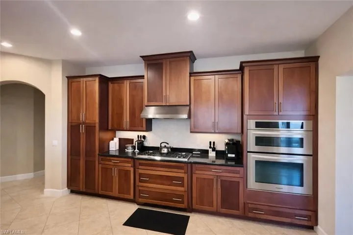 2547 Marquesa Royale Ln 3-201, Naples, Florida 34109