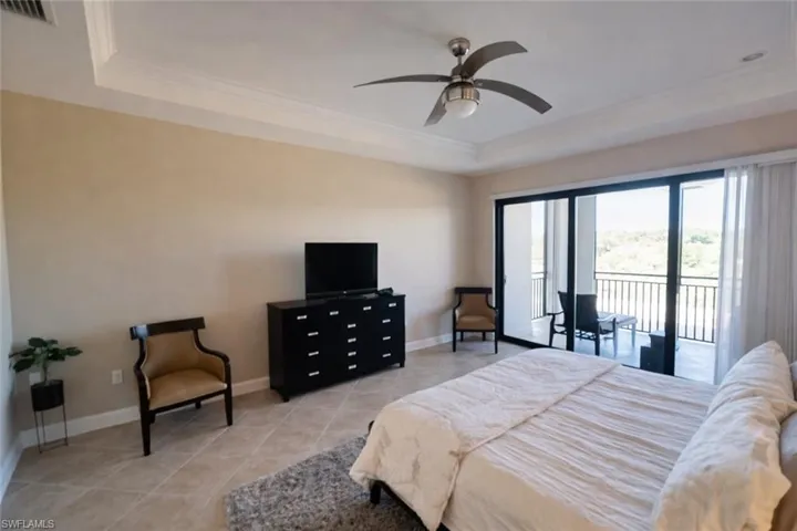 2547 Marquesa Royale Ln 3-201, Naples, Florida 34109