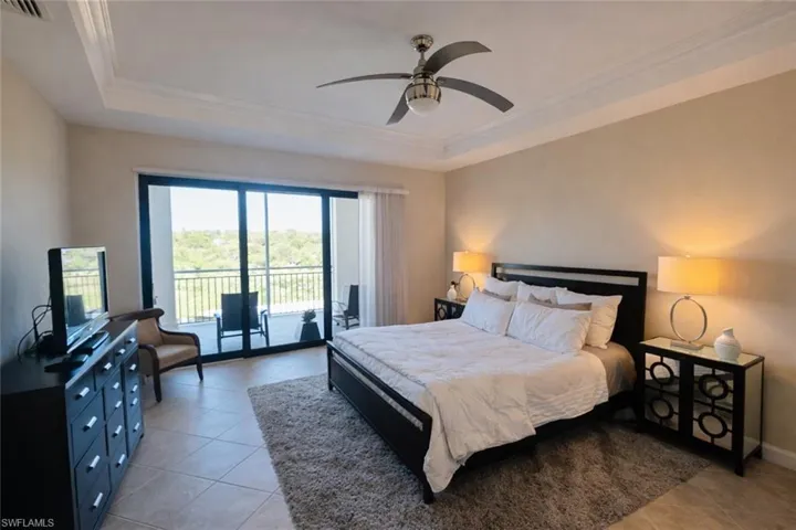 2547 Marquesa Royale Ln 3-201, Naples, Florida 34109