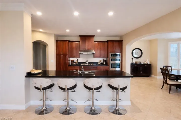 2547 Marquesa Royale Ln 3-201, Naples, Florida 34109