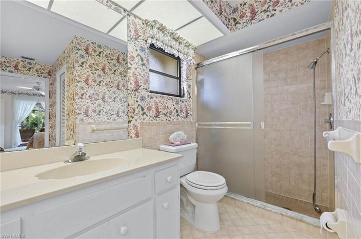 Bathroom with privacy Window