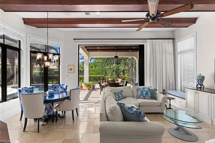 2234 Aberdeen Ct, Naples, Florida 34105