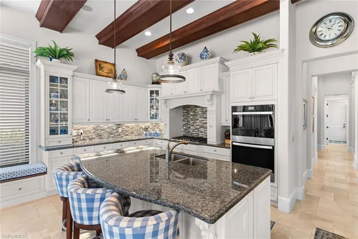 2234 Aberdeen Ct, Naples, Florida 34105