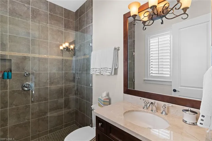 2234 Aberdeen Ct, Naples, Florida 34105