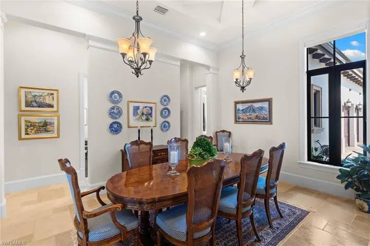 2234 Aberdeen Ct, Naples, Florida 34105