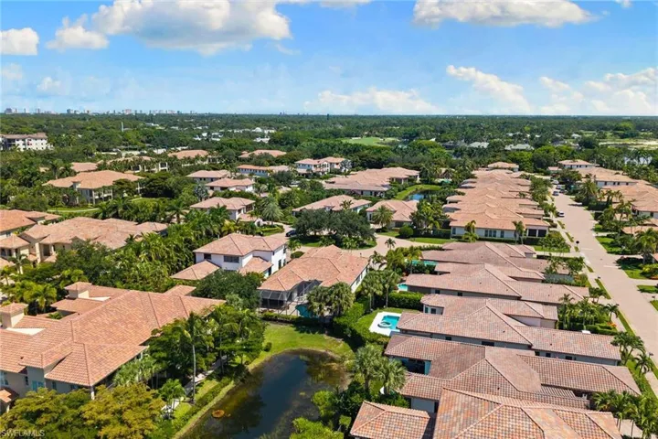 2234 Aberdeen Ct, Naples, Florida 34105