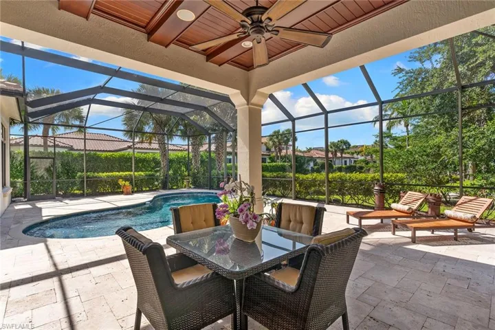 2234 Aberdeen Ct, Naples, Florida 34105