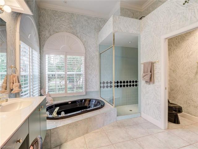24400 Woodsage DR, BONITA SPRINGS FL 34134