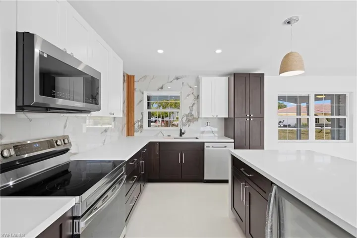 12065  Boat Shell  DR, Matlacha Isles, FL 33991